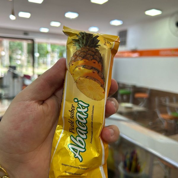 PICOLÉ DE ABACAXI