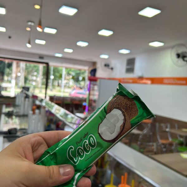 PICOLÉ DE COCO BRANCO
