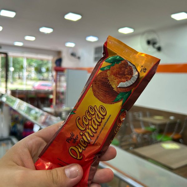 PICOLÉ DE COCO QUEIMADO