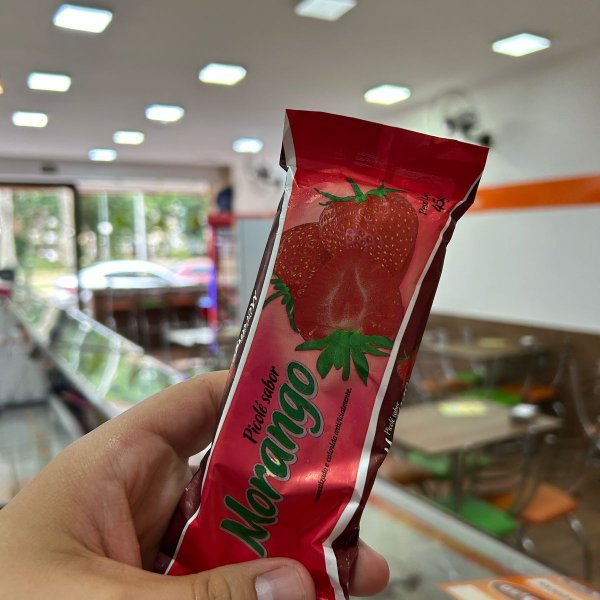 PICOLÉ DE MORANGO
