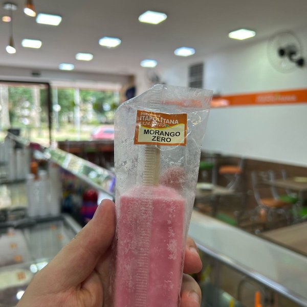 PICOLÉ SEM ADIÇÃO DE MORANGO